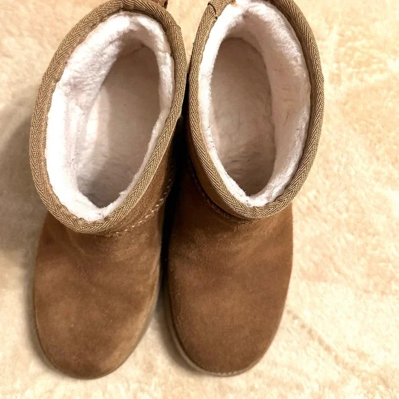 UGG Classic Mini Wedge Bootie - Picture 7 of 10